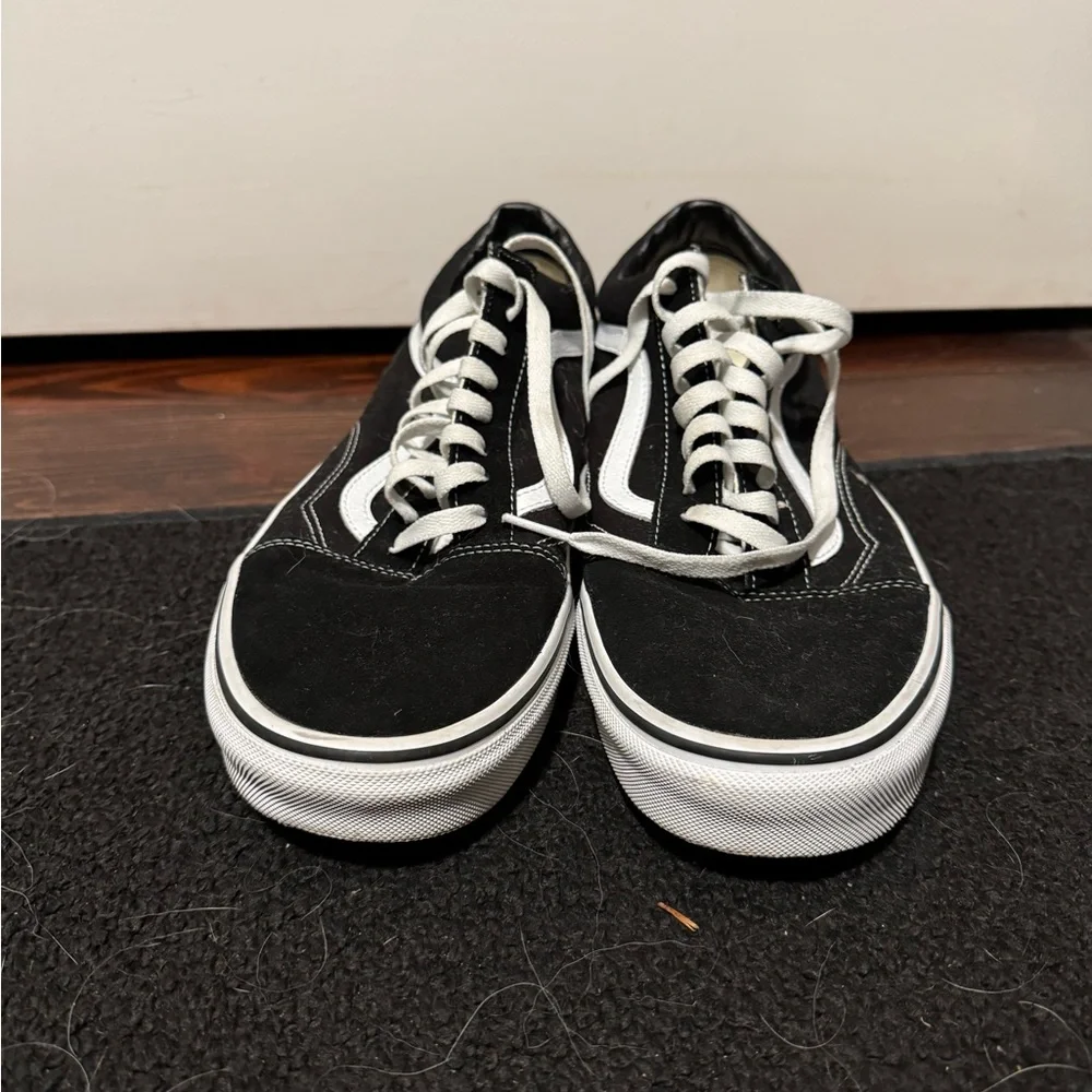 Vans Men's Classic Black and White Sneakers - Picture 2 of 4